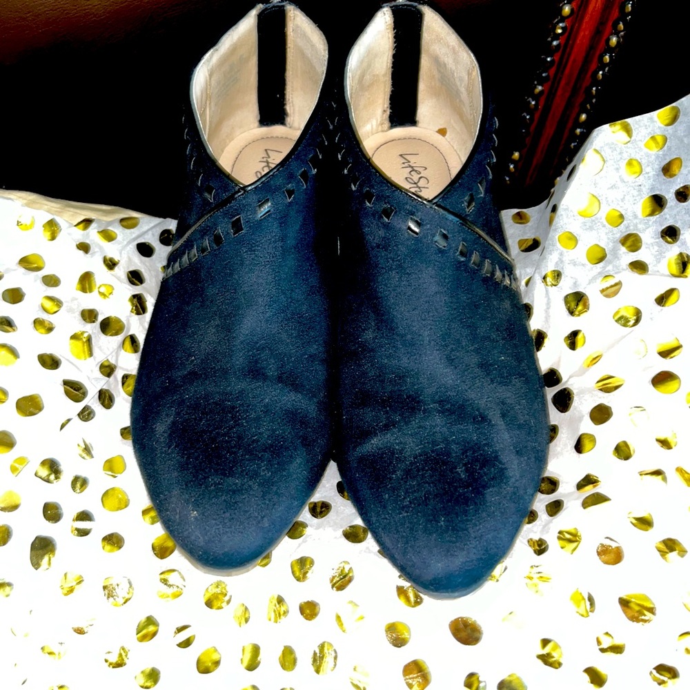 Black suede size 10 shoes with zipper heel.
